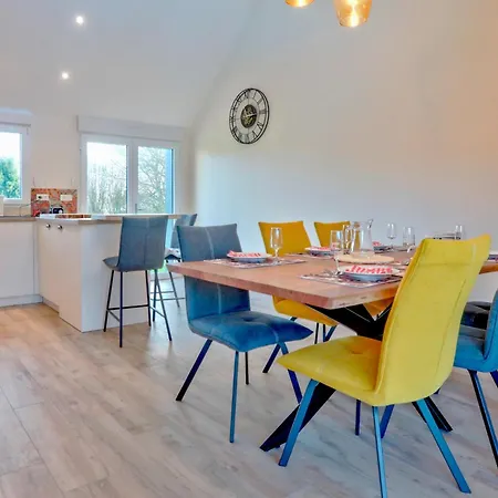 2 Bedroom Beautiful In Flottemanville-Hague
